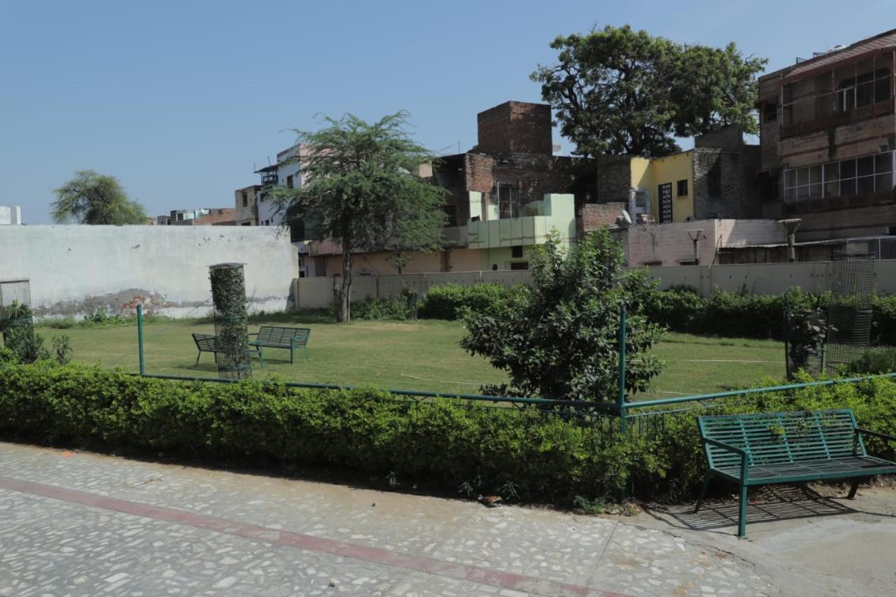Radha Madhav Ashram Vrindāvan Екстериор снимка